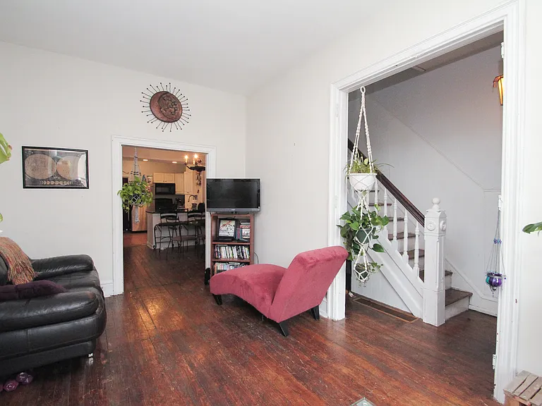2503 Carpenter St — Photo 13