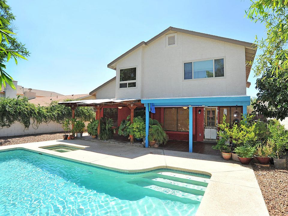 チンバウ  CONTEMPORANEA Hanwha Vision XNV-A8084R 5MP AI Vandal Dome IP Security Camera