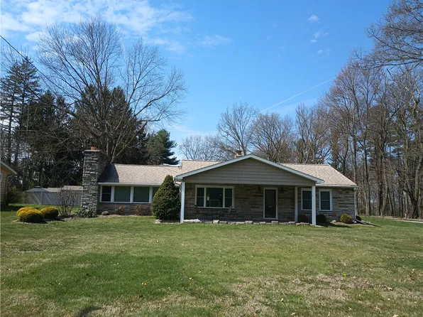 1029 N Buhl Farm Dr, Hermitage, PA 16148