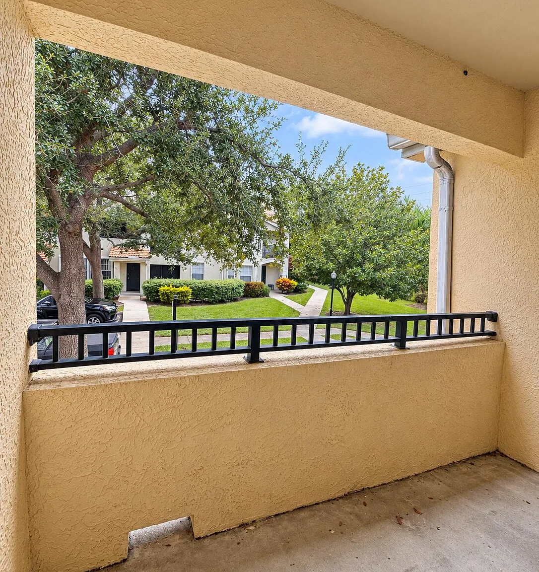 1 bed, 1.0 bath, 875 sqft, $1,650 — Photo 3