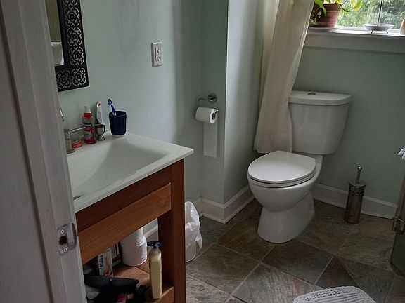 bathroom 2nd