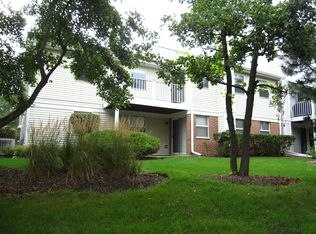 2810 Meadow Ln #D, Schaumburg, IL 60193