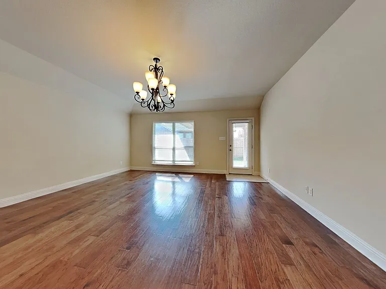 504 Fossil Creek Dr — Photo 9