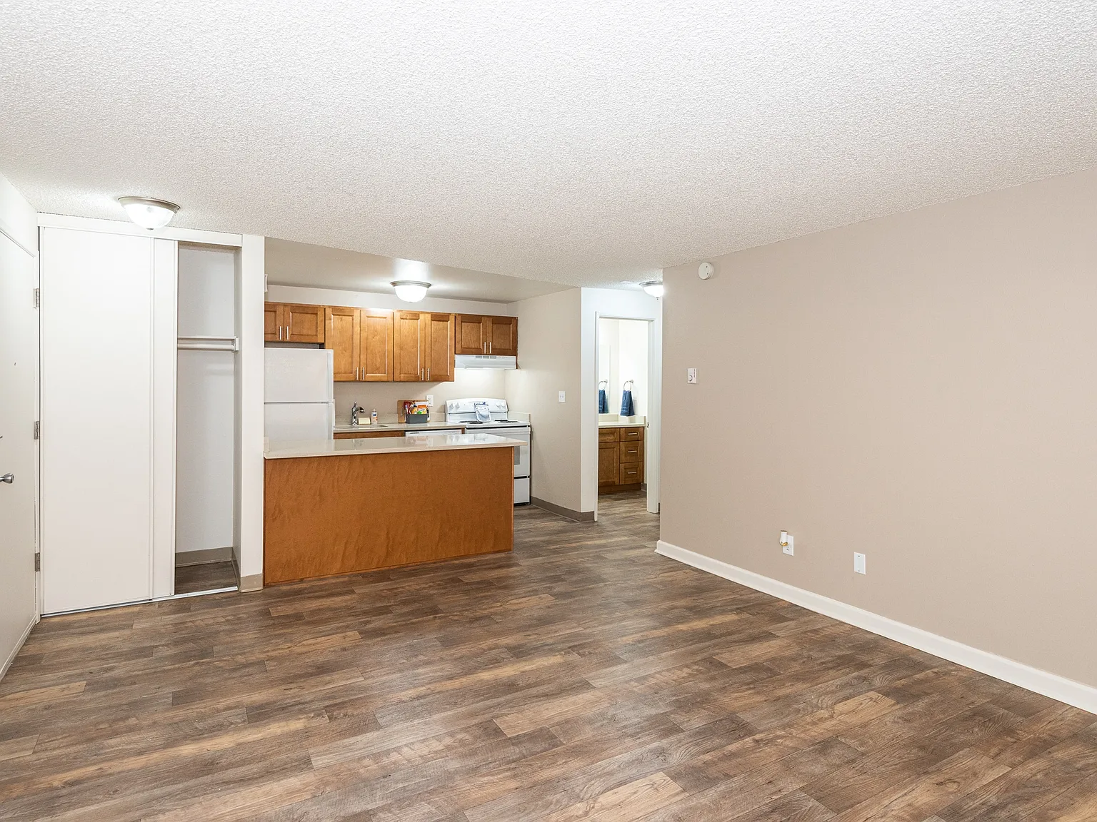 Creekside Commons Apartments — Photo 4