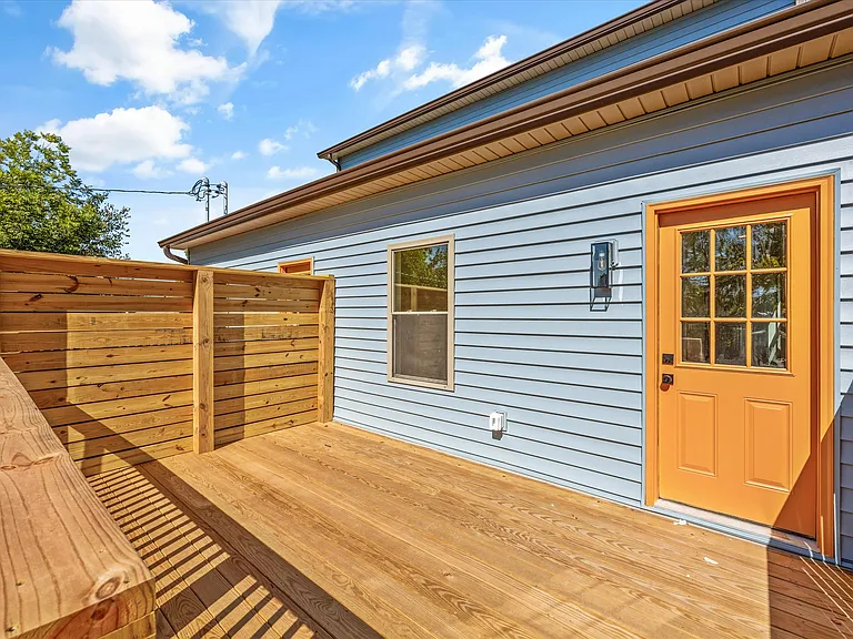 2416 E Glenwood Ave NE — Photo 12