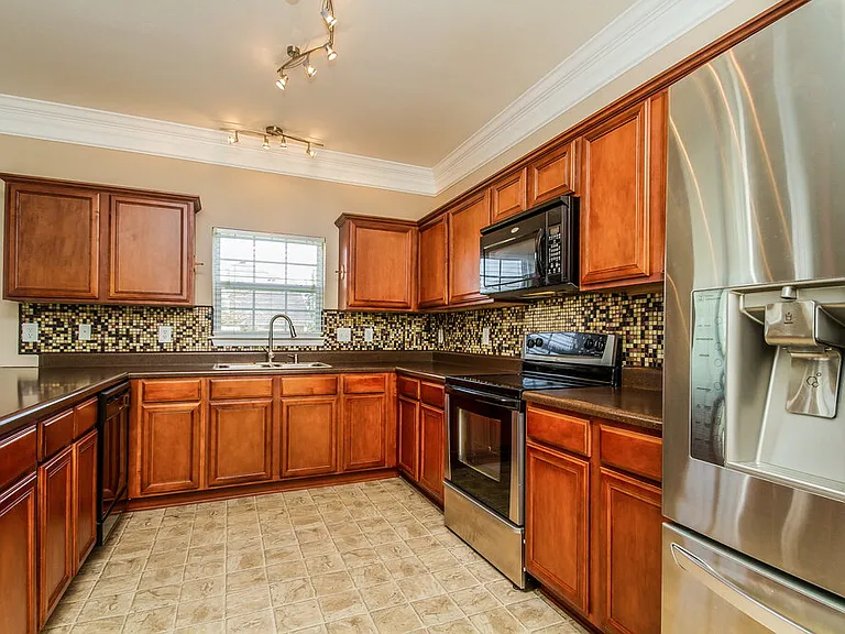310 Sarava Ln — Photo 4