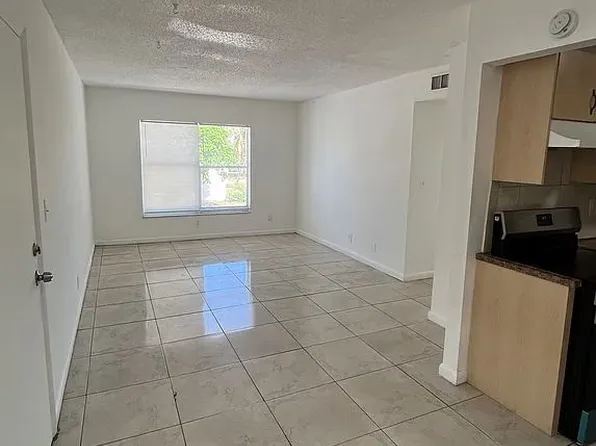 1337 S Dixie Hwy, Deerfield Beach, FL