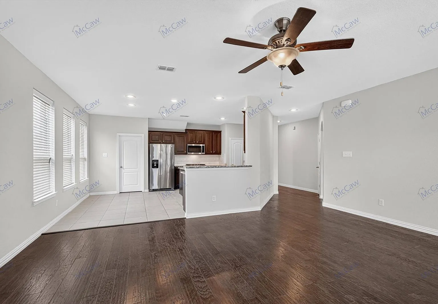 5 bed, 3.5 bath, 3270 sqft, $3,000 — Photo 3