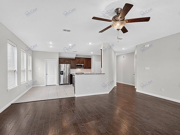 3rd image of 1314 Torrington Ln