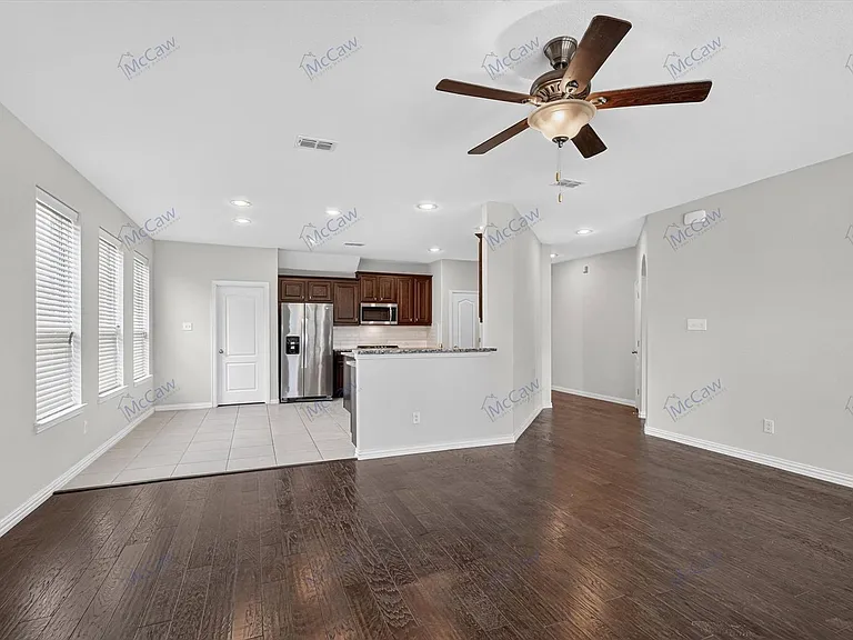1314 Torrington Ln — Photo 3