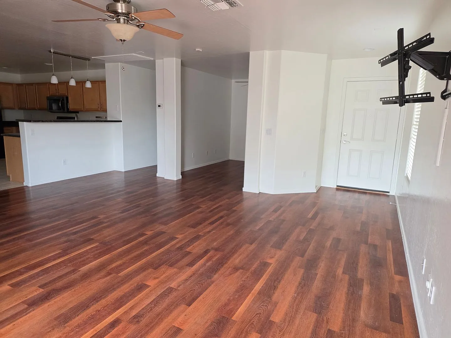 3 Bed/2 Bath El Dorado Area Maricopa — Photo 3