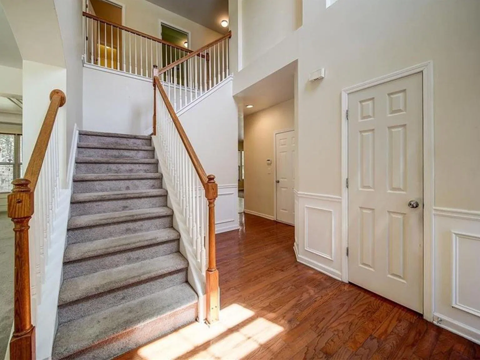 6 bed, 4057 sqft, $4,200 — Photo 4