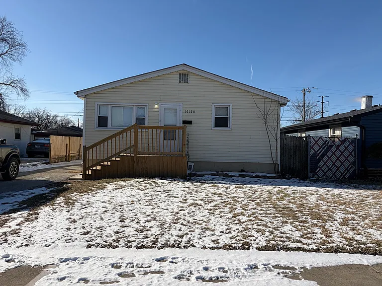 16130 Justine St — Photo 1