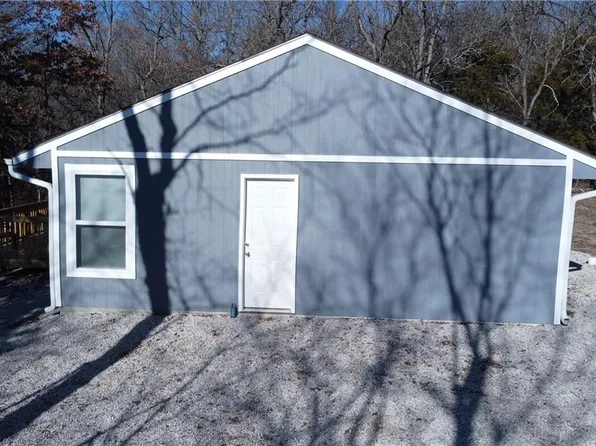 109 Maple Dr, Linn Valley, KS 66040