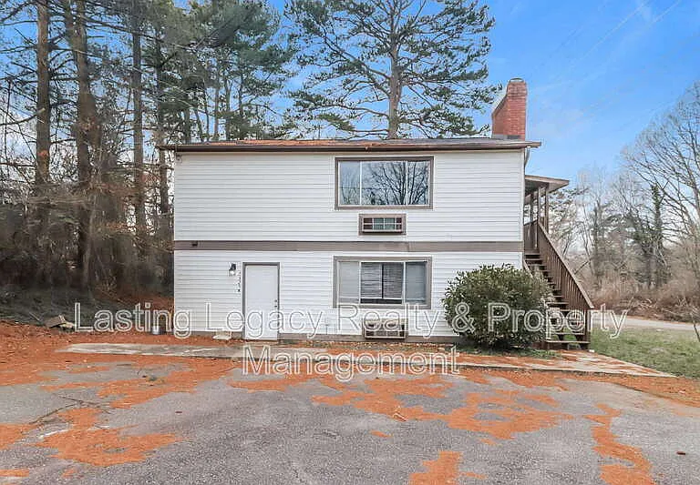 2325 15th St NE — Photo 1