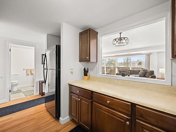 5th image of 96 Old Colony Ave #363