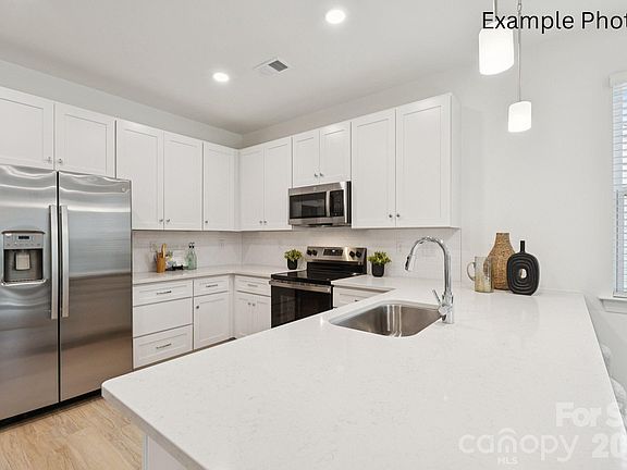 5th image of 1500 N Charlotte Ave