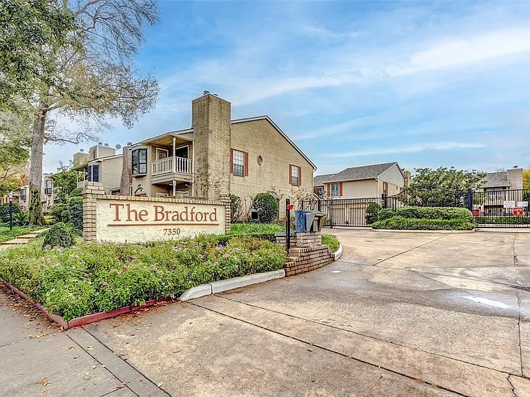 7350 Kirby Dr #5 — Photo 17