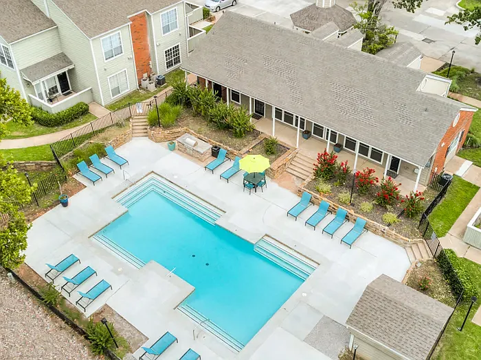 Woodland Oaks Apartments — Photo 12