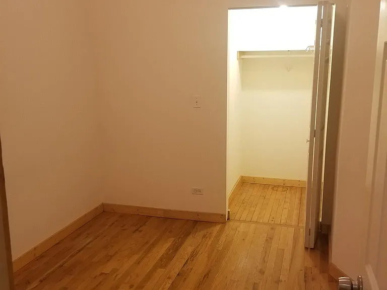 2204 W North Ave #2R — Photo 3