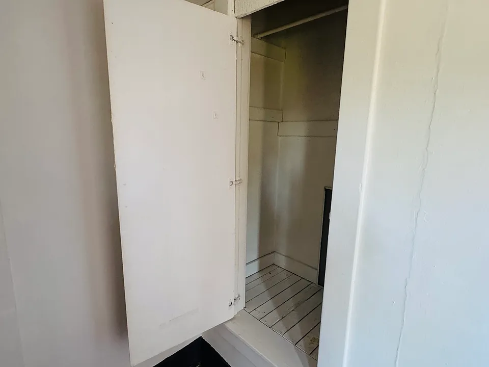 247 1/2 W Main St #1