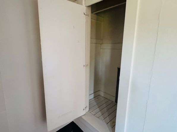 247 1/2 W Main St APT 1