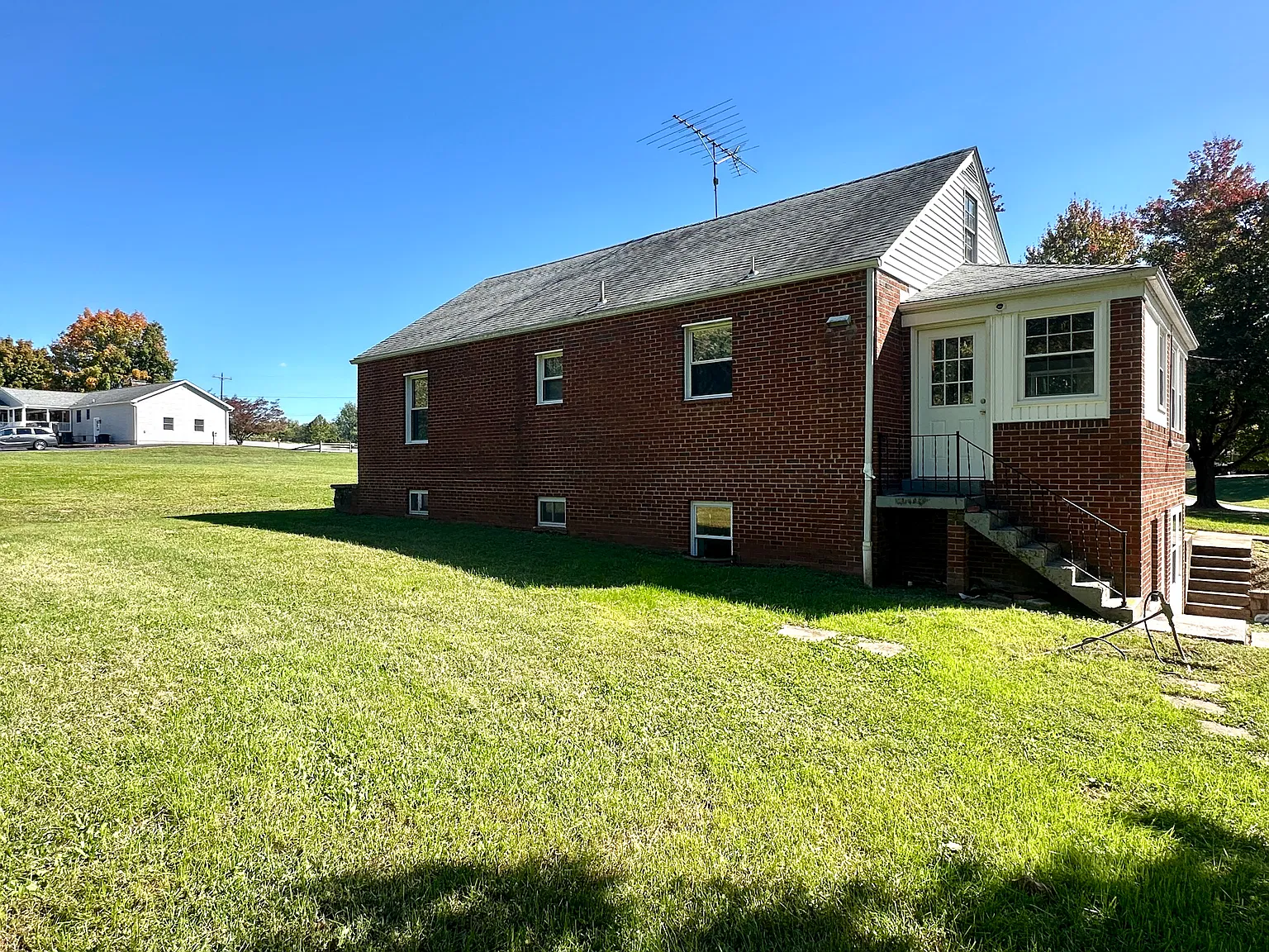 2 bed, 1638 sqft, $1,900 — Photo 4