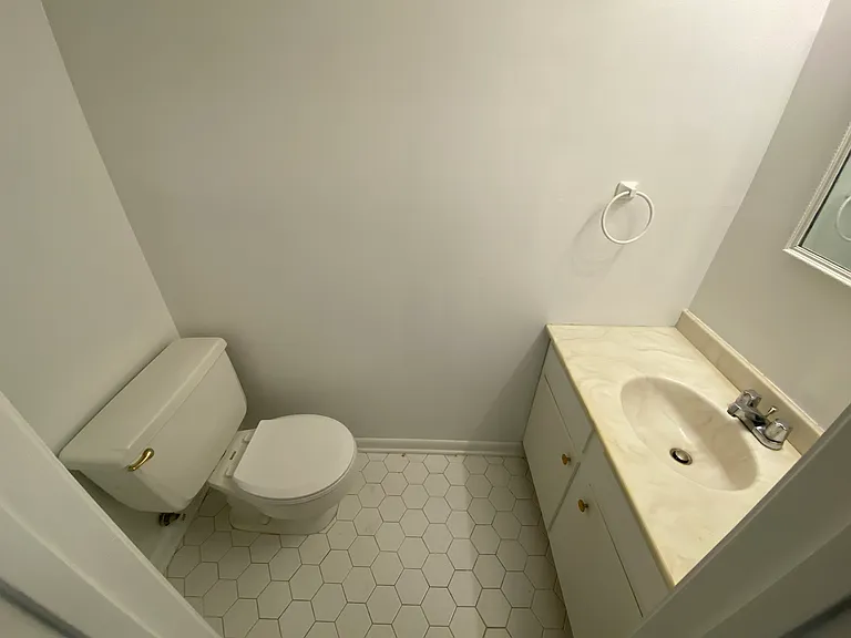 921 Nottingham Dr — Photo 10