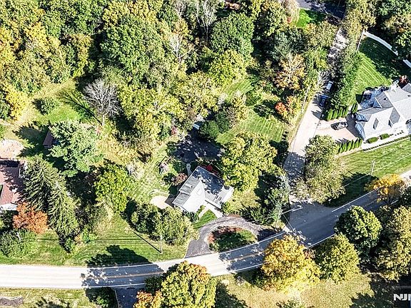 5th image of 486 W Saddle River Road