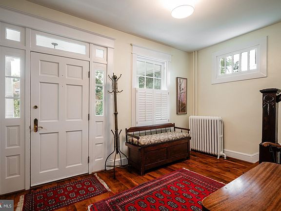 5th image of 106 E Cliff St