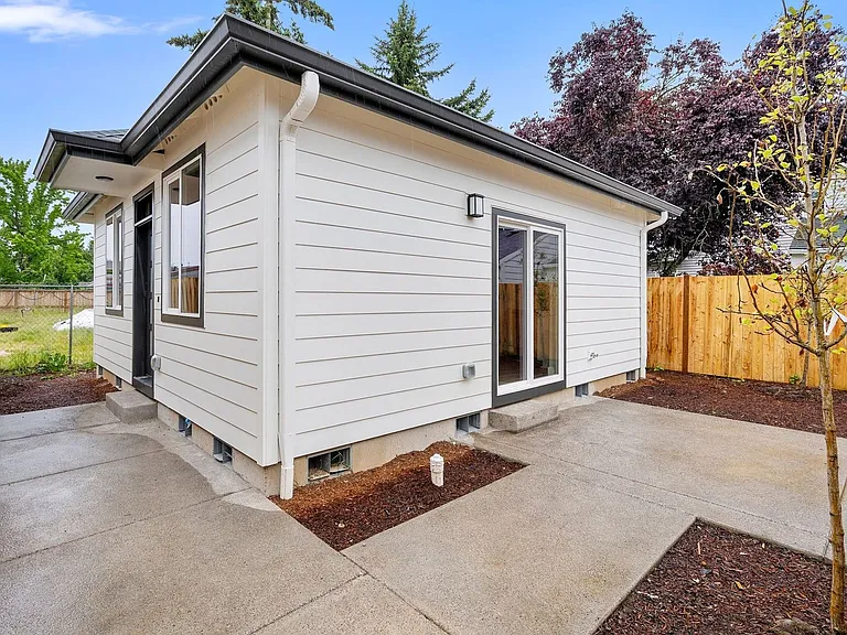 6341 SE 85th Ave #B — Photo 2