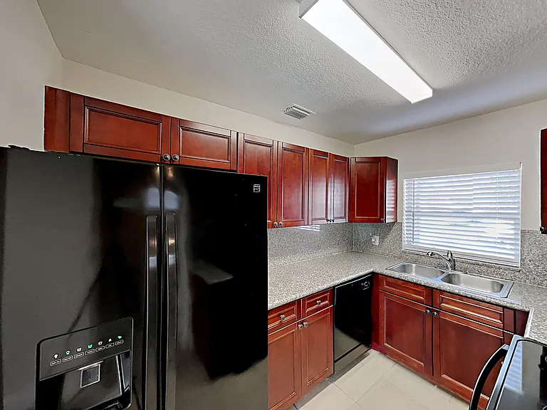 1230 SW 6th Way — Photo 11