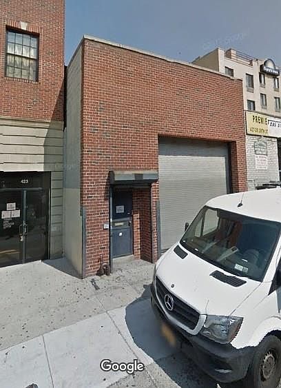 2nd image of 425 39th St