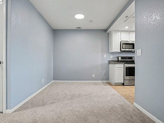 2nd image of 148 Anderly Ct #6