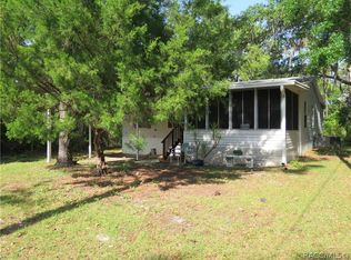 1221 S Candlenut Ave, Homosassa, FL 34448