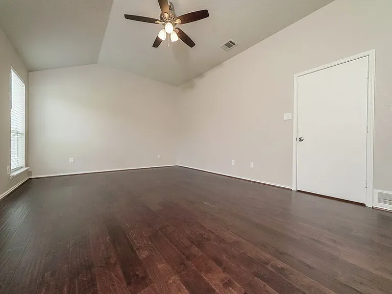 1005 Fort Apache Dr — Photo 13