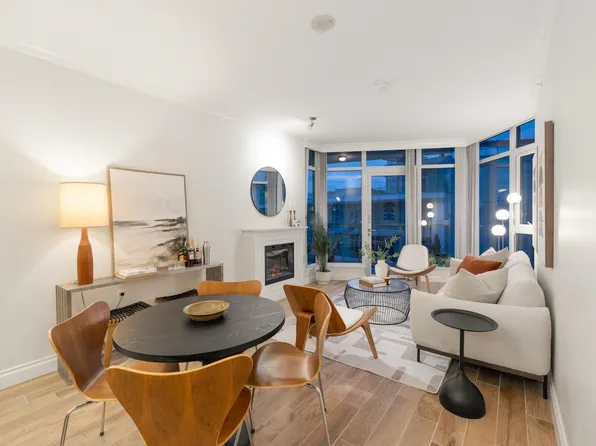 199 Victory Ship Way #803, North Vancouver, BC V7L 0B1