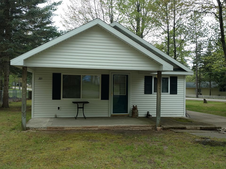 1st image of 221 Devonshire Dr
