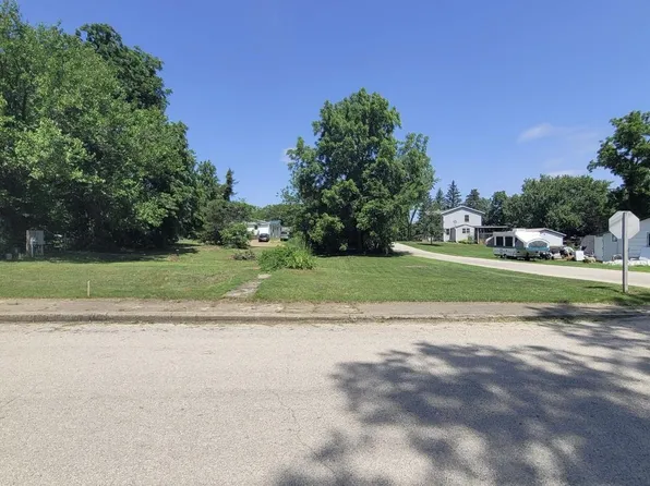 409 Spencer St, Woodman, WI 53827