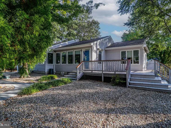 511 Conifer Dr, Forked River, NJ 08731