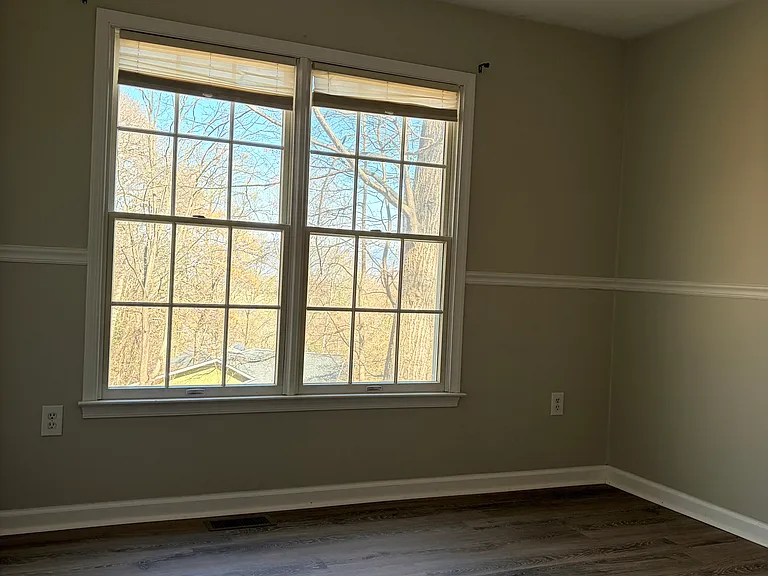 423 Flower Dr — Photo 14