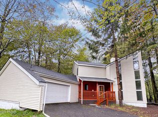 7505 Crestview Dr, Tobyhanna, PA 18466