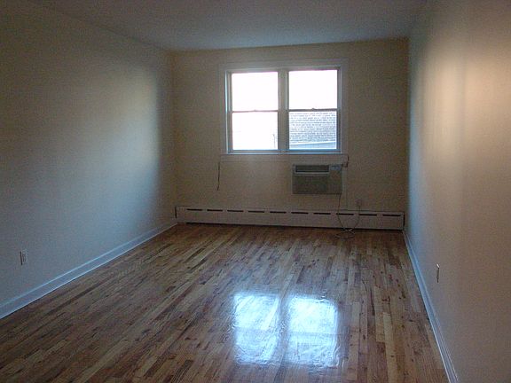 4th image of 3139 43rd St #2