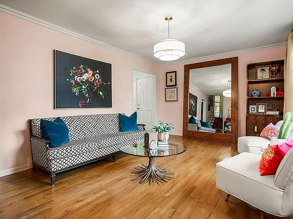 3rd image of 9622 England Dr
