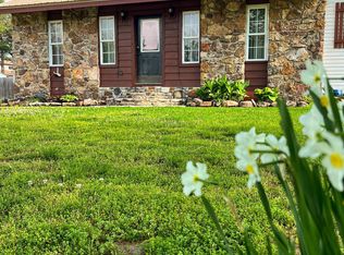 3104 Martin Dr, Mountain View, AR 72560