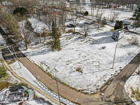 610 Montgomery St, Marshall, MI 49068