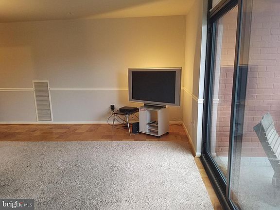 2nd image of 1 Smeton Pl APT 207