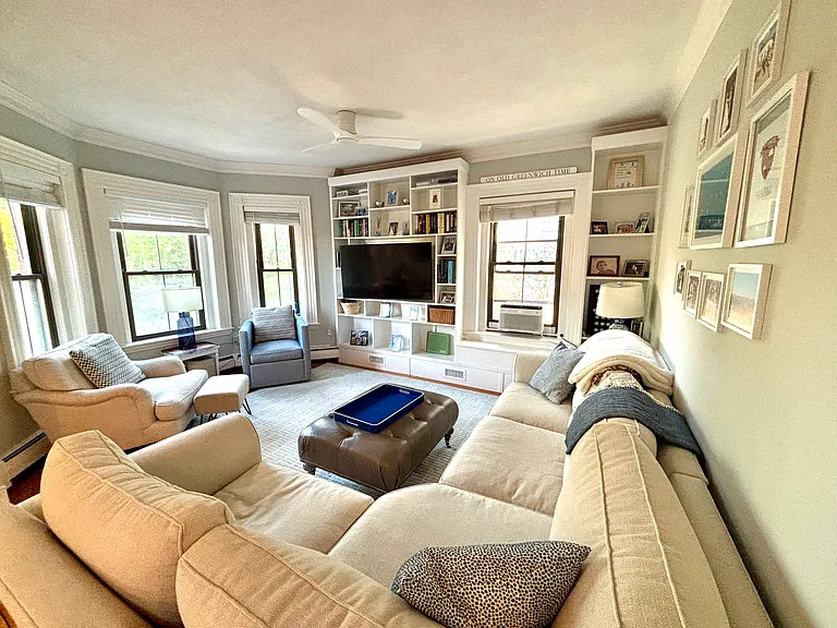 29 Monument Sq #4 — Photo 2
