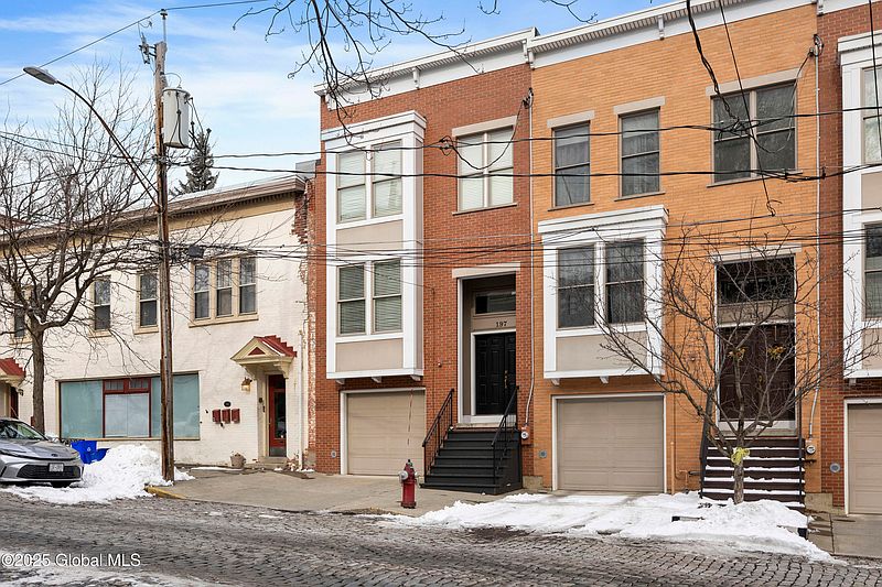 2nd image of 197 Jay Street