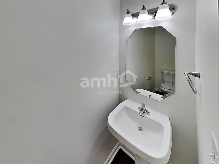 15634 Lakepoint Forest Dr — Photo 9